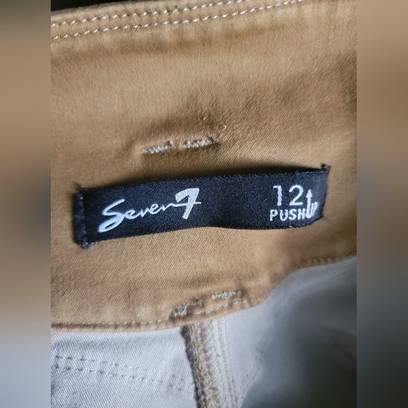 Elegant brown Jeans, blouse not included. Perfect for a special occasion. - Picture 2 of 6